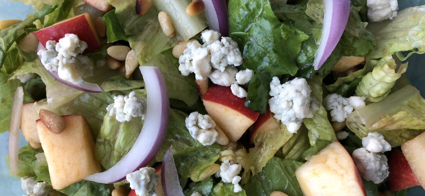 BLUE CHEESE & APPLE BALSAMIC SALAD