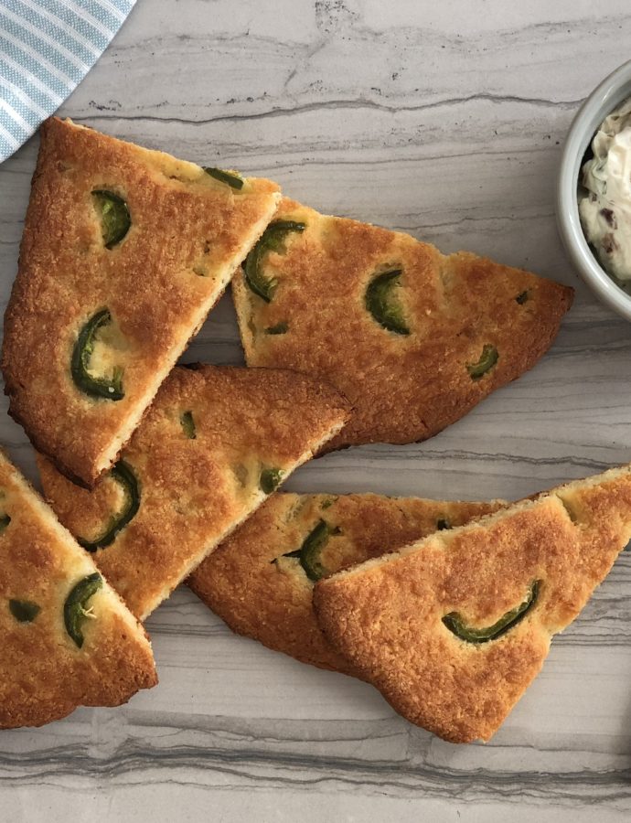 Jalapeno Cheddar Flatbread with Bacon Scallion Dip