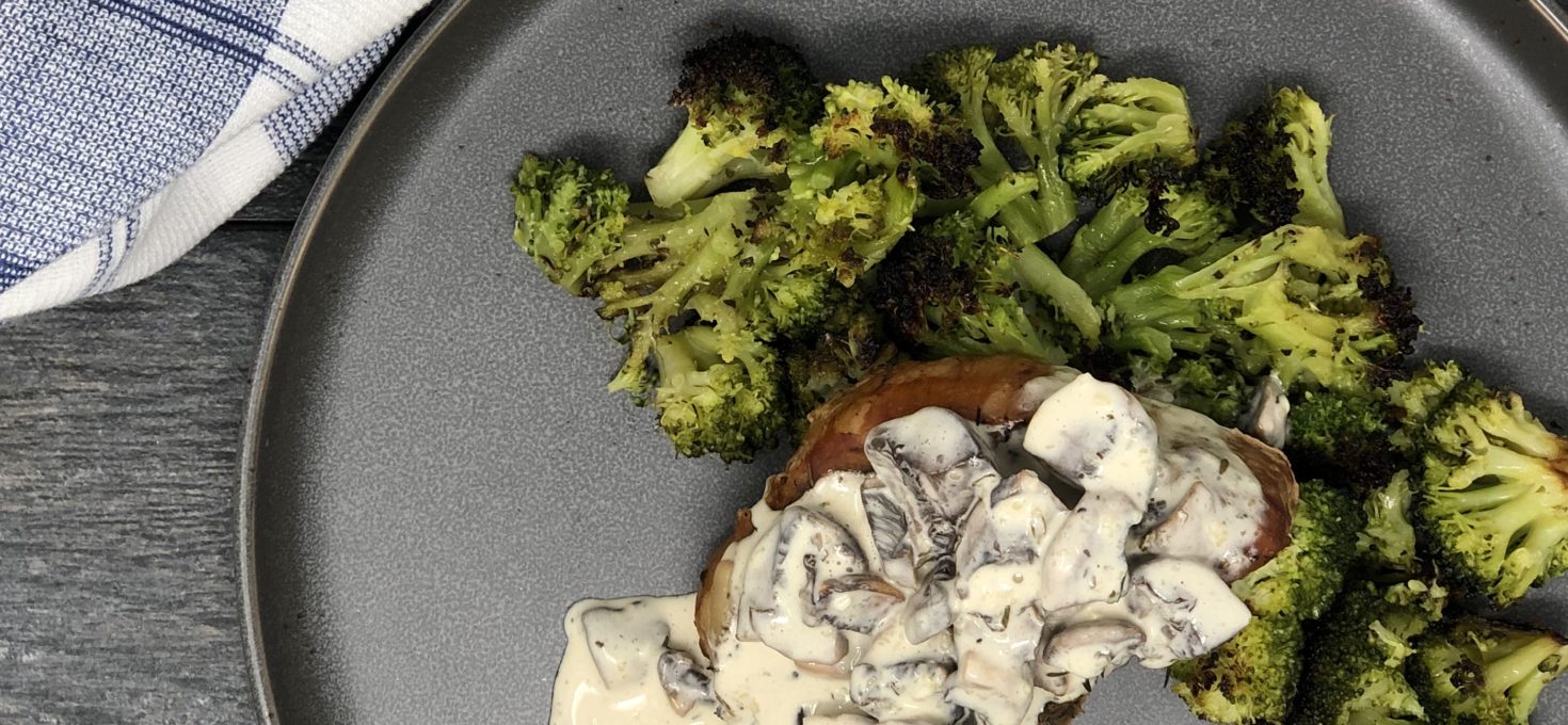 Slow Cooker Pork Chops with Mushroom Cream Sauce