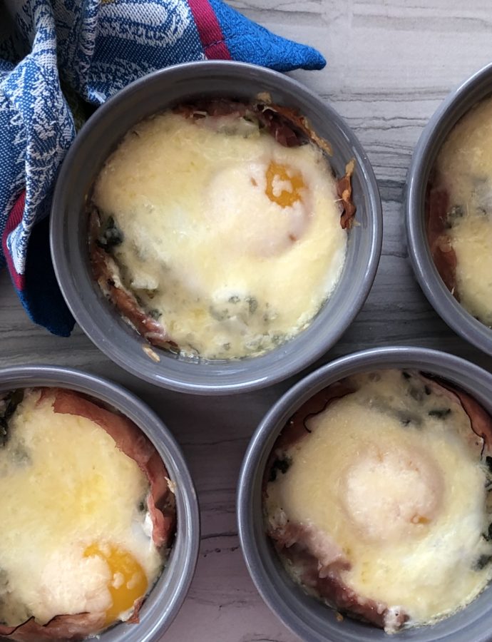 Baked Eggs with Spinach and Ham