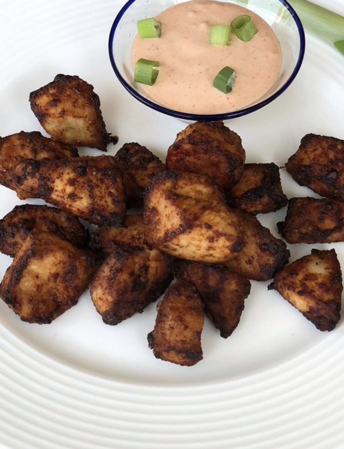 Spicy Chicken Bites with Creamy Sriracha