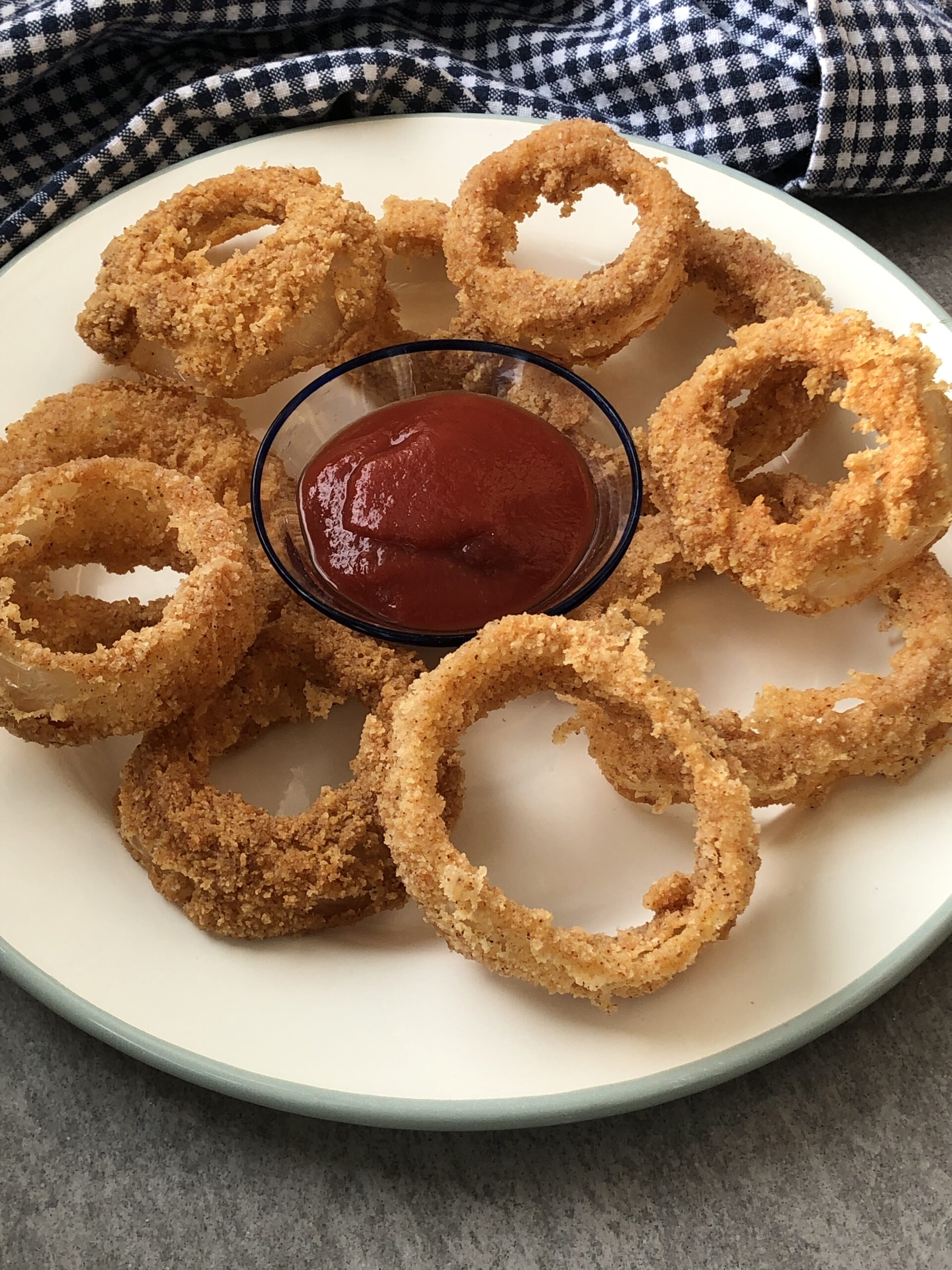 CRISPY GLUTEN-FREE ONION RINGS