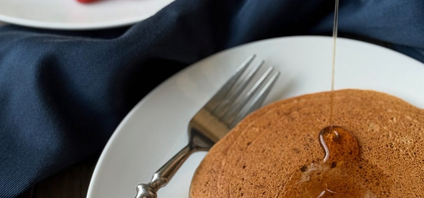 FLUFFY GLUTEN-FREE BANANA PANCAKES