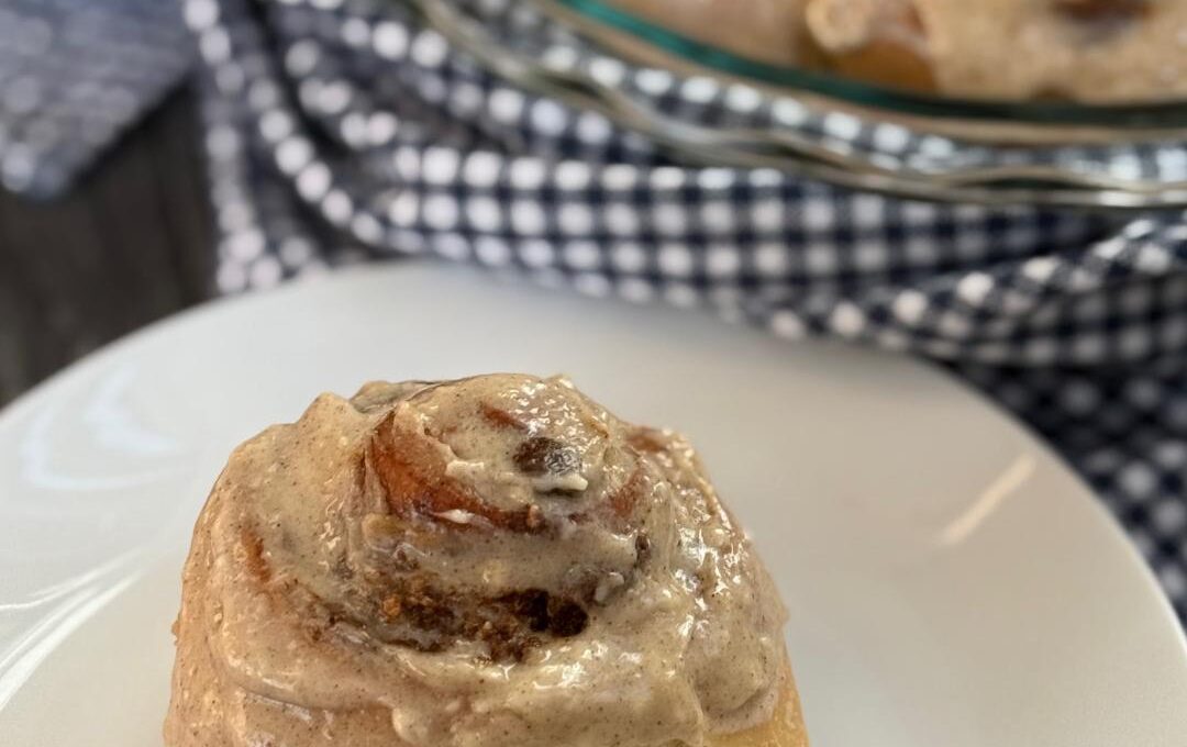 MAPLE CINNAMON SOURDOUGH ROLLS