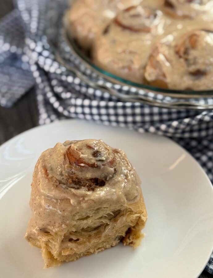 MAPLE CINNAMON SOURDOUGH ROLLS