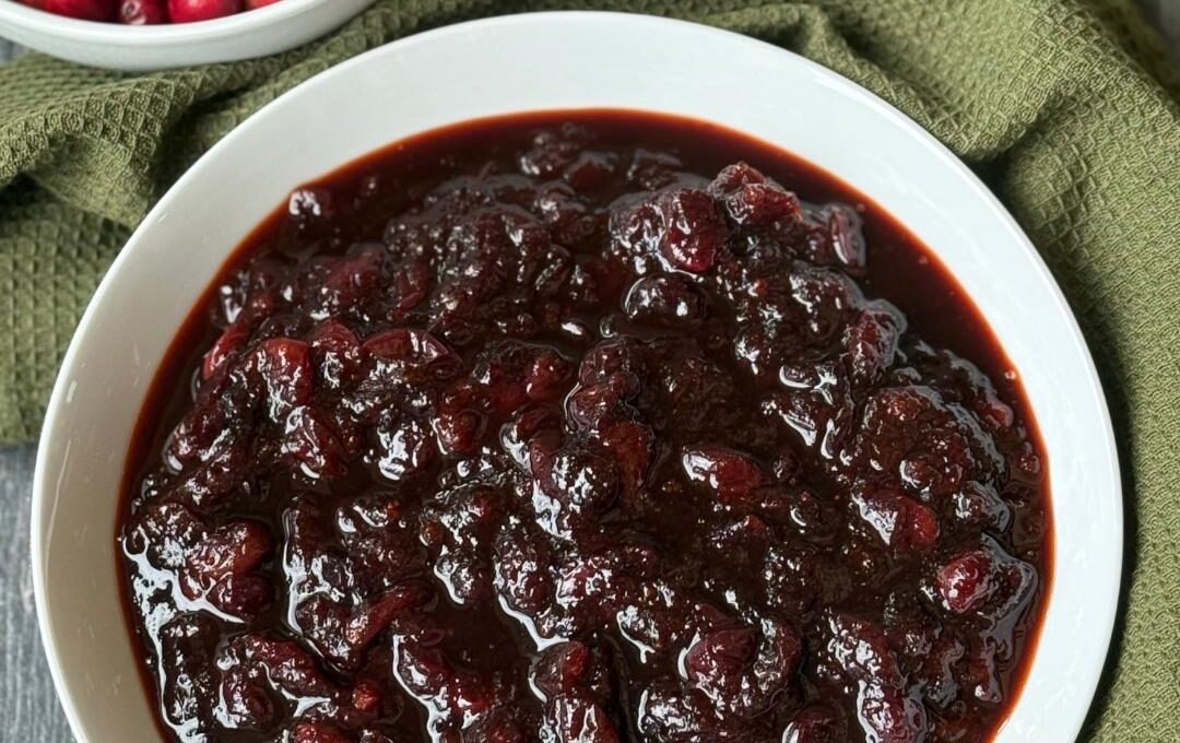 SIMPLE CRANBERRY SAUCE