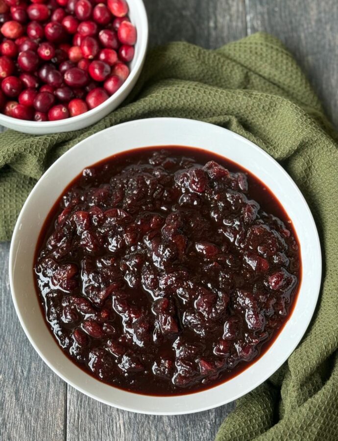 SIMPLE CRANBERRY SAUCE