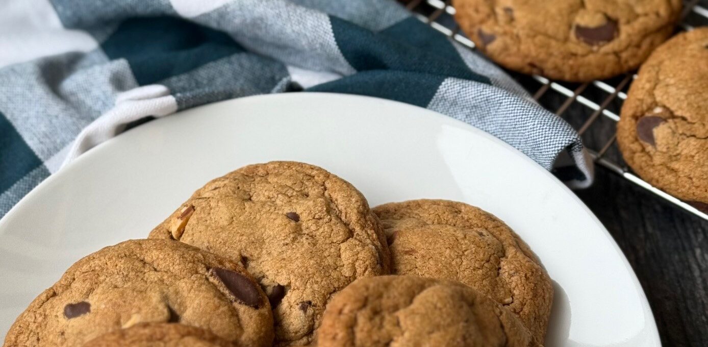 CHOCOLATE CHIP ALMOND COOKIES