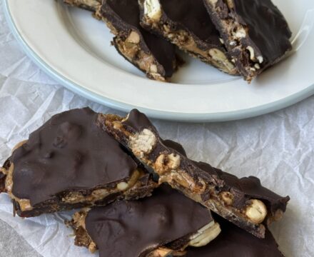 CHOCOLATE PEANUT BUTTER DATE BARK