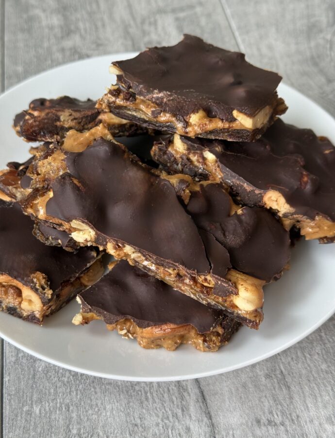 CHOCOLATE PEANUT BUTTER DATE BARK