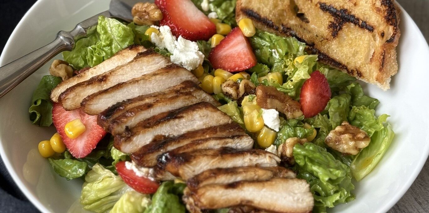 GRILLED CHICKEN SUMMER SALAD